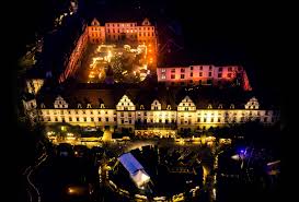 Die besten berliner weihnachtsmärkte als pdf zum download in der praktischen kalenderübersicht: Romantischer Weihnachtsmarkt Auf Schloss Thurn Und Taxis Regensburg Romantischer Weihnachtsmarkt Schloss Thurn Und Taxis Regensburg