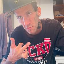 Robyn Turner Ralph Bennett Tammy Marshall All three people I can't stand so  they're all posted just telling nothing but the truth