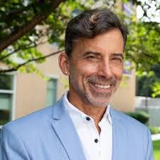 Carlos Simmons's Instagram, Twitter & Facebook