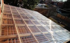 Pergola Avec Polycarbonate Et Persiennes Entre Les Solives Louvered Pergola Pergola Ideas For Patio Pergola Designs