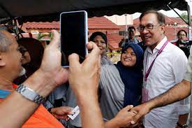Suruhanjaya pilihan raya (spr) akan mengadakan mesyuarat khas berkaitan urusan pilihan raya kecil (prk) parlimen p.132 port dickson, esok. Anwar Ibrahim Wins Port Dickson By Election In Triumphant Return To Malaysian Politics South China Morning Post