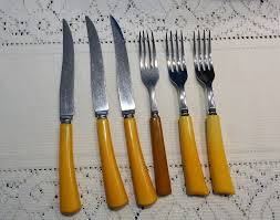60s Yellow Bakelite 6 Pcs Lot Knives Forks Flatware Etsy Carving Sets Vintage Flatware Bakelite