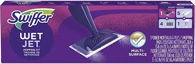 La lingette retient la poussière et la saleté pour ne pas qu'elles se redéposent Swiffer Wetjet Mopping Kit For Multi Surface Cleaning 1 Power Mop 5 Mopping Pads 1 Bottle Of Floor Cleaner 500 Ml 4 Batteries Amazon Ca Health Personal Care