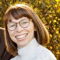 Sharyn Bennett's Instagram, Twitter & Facebook