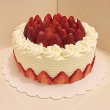 Strawberries And Cream Gateau Savoury Cake Fancy Desserts Cupcake Cakes