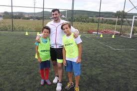 Cimnastik boy kısalmasına neden olur mu? Besiktas Gokturk Futbol Okulu New Gokturk Dergisi 10 Yil