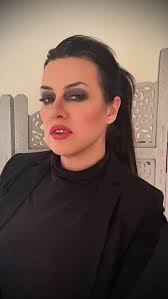 Happy Halloween 🧡 , Halloween Geburtstag, voll Fantasie 🧡 , In einer  Schnelllebigen Welt, feiert wir auf CRAZY Art … , Und unvergesslich Moment  bleibt … , #schweiz #cakedesign #torte #cakeschweiz ...