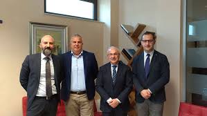 Il suo è peraltro l'unico a essere stato tagliato, e non di poco, se nel 2011 l'emolumento era di 758mila euro, si è scesi a 550mila nel 2012, poi a 495mila fino agli attuali 450mila. Pescara Confartigianato Incontra I Vertici Della Banca D Italia