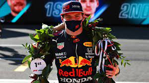 As the grid formed, verstappen's front brakes were smoking and before the lights went out some large flames could be seen emerging from the left front. Mlyl4th 1ngv2m