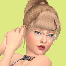 Dee Sims's Instagram, Twitter & Facebook