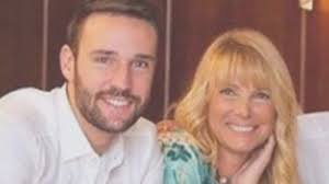 Oltre a dare la tua opinione su questo tema, puoi anche farlo su altri termini relativi a termali e roberta. Andrea Zenga Mamma Roberta Termali Il Rapporto Con Papa Walter