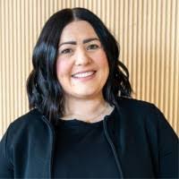 Leona Ho's Instagram, Twitter & Facebook