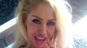 EXCLUSIV Din ce câștigă Eva Kent mii de euro pe lună. Zeci de bărbați se  înghesuie la ușa ei