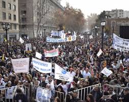 Los motivos del reclamo, cuánto durará la medida, qué gremios adhirieron y qué instituciones se verán el paro docente hoy en argentina se realiza como una acción de protesta de los dirigentes sindicales en reclamo de diferentes mejoras. Chile Colegio De Profesores Convoca A Cuarta Semana De Paro Docente Internacional De La Educacion America Latina