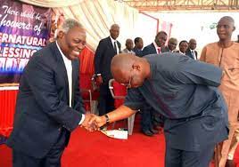 Kumuyi who holds a large. Eksg Described Pastor Kumuyi S Visit As A Blessing To The State Ondo Events