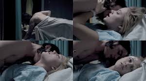 Naked Maika Monroe in It Follows < ANCENSORED