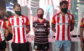 San martín de san martin de tucuman ocupa a posição 4 no campeonato primera b nacional e tem pontos 31 na próximo jogo da equipe san martin de tucuman será realizado 18º agosto 2021 : San Martin Presento Sus Nuevas Camisetas Con Un Gran Evento La Gaceta Tucuman