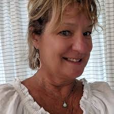 Donna Loftin's Instagram, Twitter & Facebook