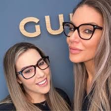 Linda Layfield's Instagram, Twitter & Facebook