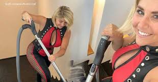 Maybe you would like to learn more about one of these? Beatrice Egli Putzt Im Engen Leder Anzug