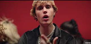 Justin And Hailey Bieber Make Cameos In Drake S Popstar Video
