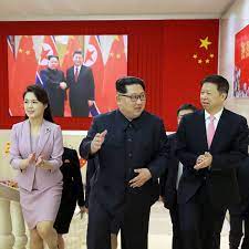 Kim, 37, has looked considerably thinner in recent weeks. Nordkorea Hat Eine Neue First Lady Stern De