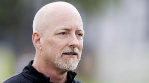 Nicky Clark puts boot into Hamilton