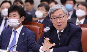 서울 시내 어린이집에서 발생한 코로나19 감염 가운데 절반 가량은 가족 간 감염인 것으로 나타났다. ë¶€ì¹œ ë™ì„œ ê±°ë¡ ì— ìµœìž¬í˜• ê°ì‚¬ì› ì¼ì„ ë‚´ ê°€ì¡±ì´ í•˜ë‚˜ Zum ë‰´ìŠ¤