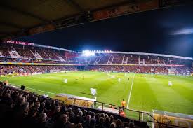 Oplossing voor nog niet volledig. Stadion Des Kv Mechelen Erstrahlt Heute In Den Farben Der Stadt Eupen Ostbelgien Direkt