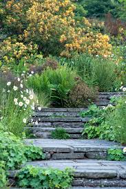 Outdoor stair landings on hill / how to build steps on a slope : Outdoor Stair Landings On Hill Troubleshooting Stair Treads And Slopes Concrete Construction Magazine