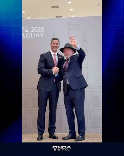 O presidente Luiz Inácio Lula da Silva (PT) chegou ao Paraguai nesta terça-feira (30) para participar da Cúpula do Mercosul e aproveitou a ocasião para defender a integração entre os países da América ...