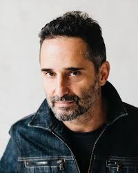 Jorge Drexler Discography: Vinyl, CDs, & More