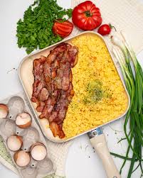 These ideas will inspire you to use all your bacon. American Style Scrambled Eggs With Crispy Bacon Delice Recipes