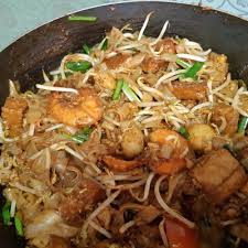 Hai semua, dalam video kalini dapur biru ingin kongsikan resepi kuey teow goreng yang ringkas dan sedap. Cara Masak Kuey Teow Goreng Yang Sedap Macam Masakan Mak