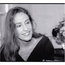 Jennifer Robin's Instagram, Twitter & Facebook