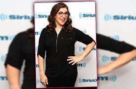 Nov 12, 2019 · mayim bialik is an interesting person, and we love it when she chooses clothing that reflects how interesting she is. Mayim Bialik Pals Not Surprised By Diva Airport Meltdown She Can Be Really Awful