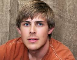 Chris Diamantopoulos Naked - Exclusive Content - Dell on Movies