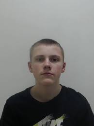 Police nab Radcliffe robber Frank Barrow — after he clings to chimney stack  of Prestwich house for ELEVEN hours before falling out