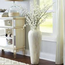 Tendencia En Floreros Gigantes Para Decorar Interiores Http Cursodedecoraciondeinteriores Com Tendencia En Flor Floor Vase Decor Large Floor Vase Home Decor