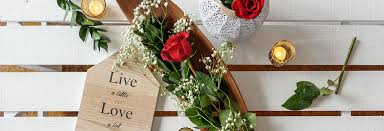 Aggiungere piccole decorazioni fai da te accanto a piatti, posate e bicchieri può fare la differenza. San Valentino 7 Decorazioni Romantiche Fai Da Te Luminal Park