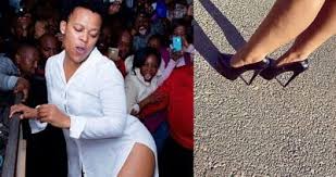 Zodwa Wabantu Walks In A Bikini Causes Chaos At Service Station Video Service Station Bikinis Station