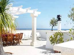 A pochi passi dalla cattedrale, locale commerciale al piano s1 di ca 70 mq con servizi, ambiente unico locale al piano interrato. Apartment Mieten In Monopoli Iha 33210