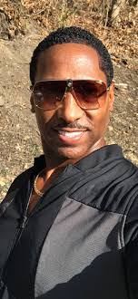 Danielle Roan's Instagram, Twitter & Facebook