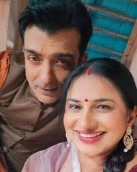 ON. LOCATION. SHOOTING FOR A NEW WEB SHOW ACTOR. &. MODEL MANISH. MISHRA  JONITA. DCRUZ