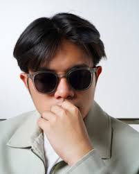 Here's to a stylish and sunny 2025 for you, Charming sunglasses 😎 Dengan  bentuk dan warna yang super elegan, Charming beneran harus jadi temen buat  nemenin your sunny days in 2025. Checkout