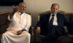 أتذكّر حين كان يستضيفه مارسيل غانم، وكيف كنّا لا نرفع صوت التلفاز كثيراً، لأنّ بيتنا كان محاطاً بمراكز للجيش السوري. Ø¨Ø± ÙŠ ÙƒØ§Ù† ÙŠØ±ØªØ¯ÙŠ Ø§Ù„Ø¨ÙŠØ¬Ø§Ù…Ø§ ÙˆÙŠÙ„Ø§Ø¹Ø¨ Ø£Ø­ÙØ§Ø¯Ù‡ ÙˆØ§Ø° Ø¨Ø§Ù„Ù…ÙØ§Ø¬Ø£Ø© ØªØ­ØµÙ„