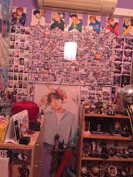 Bts & bt21 collection in my room i hope you guys enjoy the video don't forget to like,comment, and subscribe :d what's next? Pin By Roselis Elizabeth On Habitacion Army Army Room Army Room Decor Army Bedroom