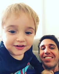 Hijo aprendió a sacarse selfies, anda a sacarle el celular ahora  😂🤦🏻‍♂️🤷‍♂️