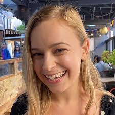 Hannah Meade's Instagram, Twitter & Facebook