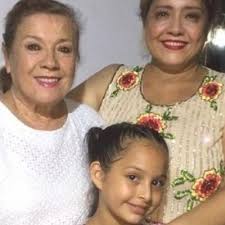 JACQUELINE VELAZQUEZ (@jacquivel)